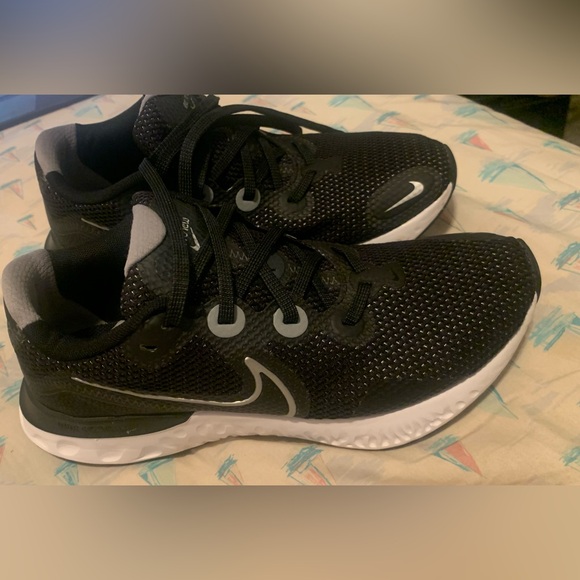 Nike  renew size 10,  color black and gray - Picture 2 of 6